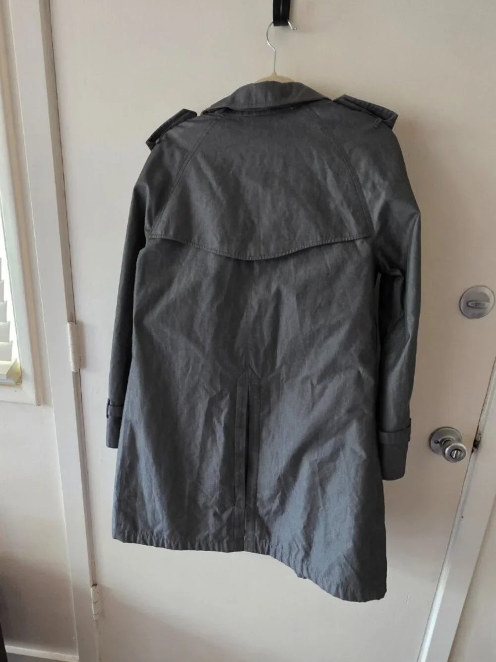 Burberry Gray Classic Trench Size 10 R, Excellent condition - Picture 14 of 16